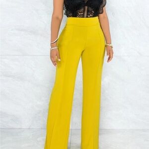 NWOT Women's Yellow High-Waisted Pants